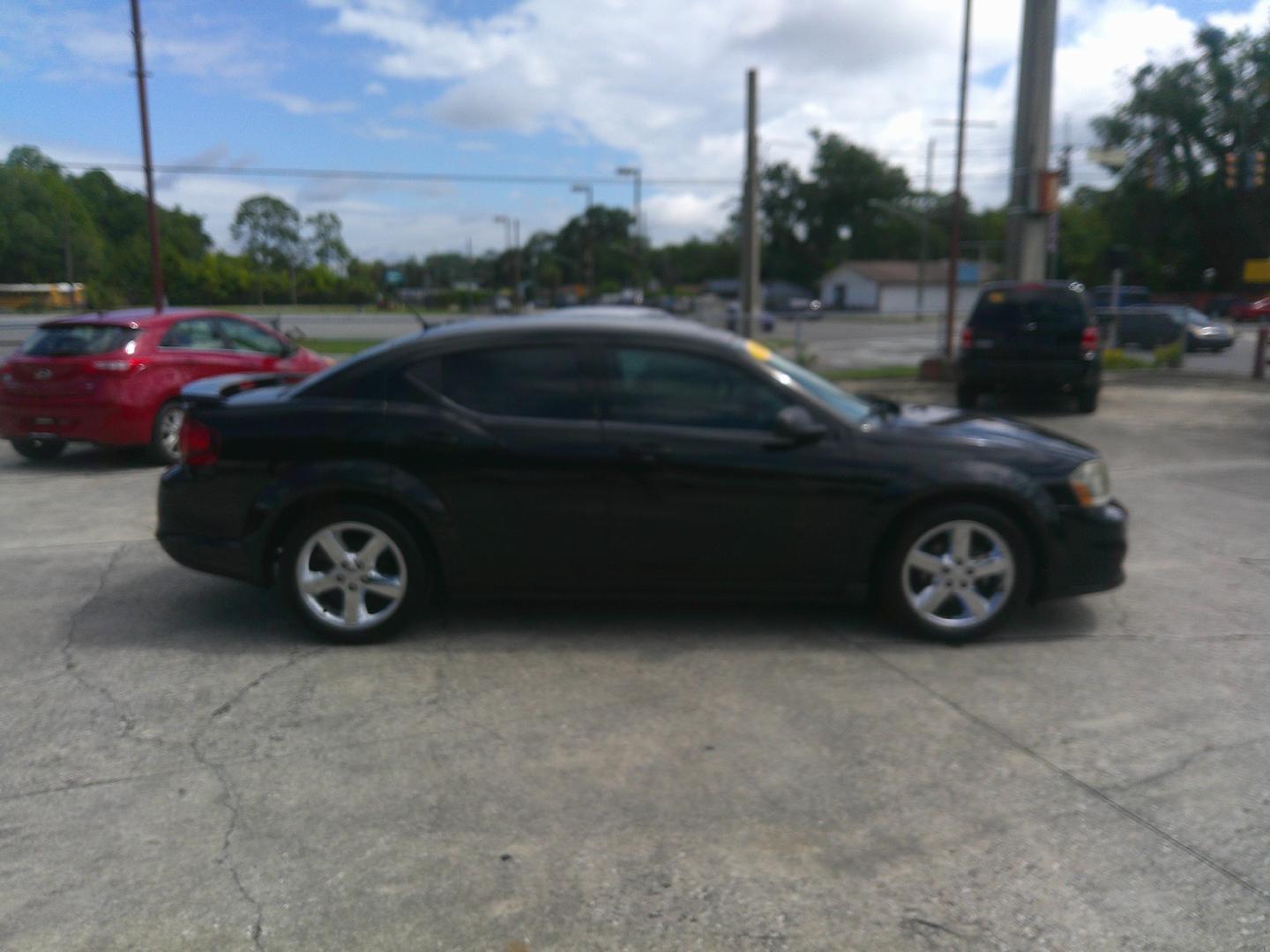 2013 BLACK DODGE AVENGER SE (1C3CDZAG5DN) , located at 1200 Cassat Avenue, Jacksonville, FL, 32205, (904) 695-1885, 30.302404, -81.731033 - Photo#4